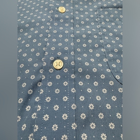 Croft & Barrow Shirt Mens Blue & White Floral Short Sleeve Button Up Shirt Small - Picture 3 of 15